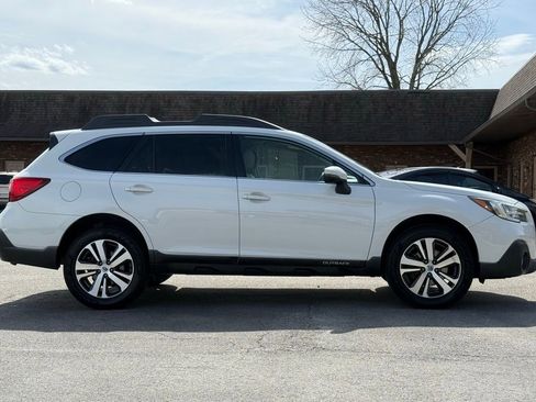 Used 2018 Subaru Outback 3.6R Limited image 6