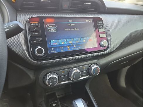Used 2024 Nissan Kicks SV FWD image 16
