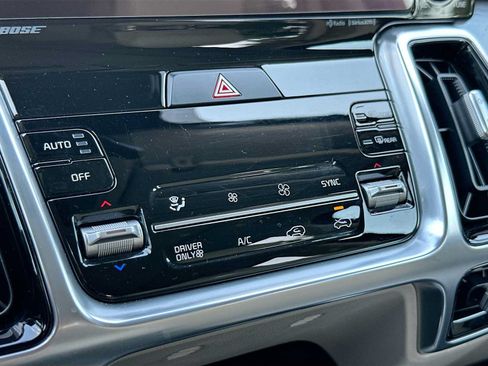 Used 2023 Kia Sorento SX Prestige w/ Panoramic Sunroof Package AWD/4WD image 16
