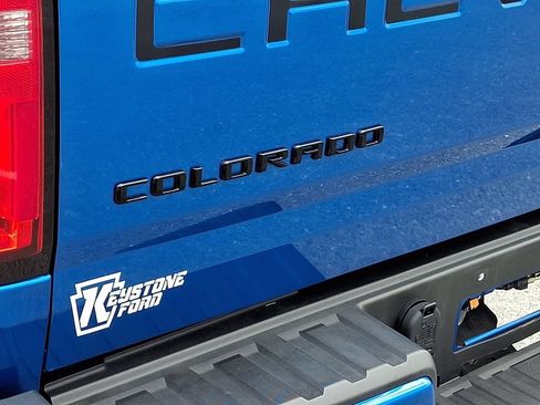 Used 2022 Chevrolet Colorado Z71 w/ Safety Package AWD/4WD image 32