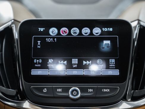 Used 2016 Chevrolet Volt Premier w/ Driver Confidence Package FWD image 20