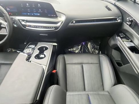 Used 2024 Cadillac Lyriq Luxury AWD/4WD image 54