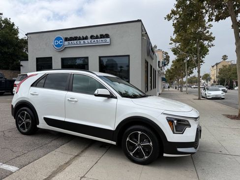 Used 2024 Kia Niro EX FWD image 1