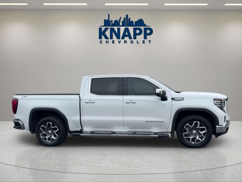 Used 2022 GMC Sierra 1500 SLT AWD/4WD image 6