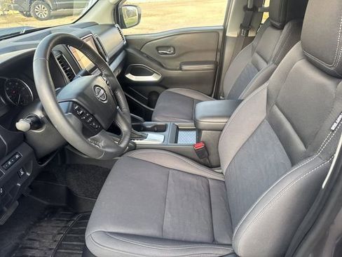 Used 2024 Nissan Frontier SV w/ SV Convenience Package image 12