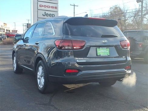 Used 2019 Kia Sorento LX w/ LX Convenience Package image 5
