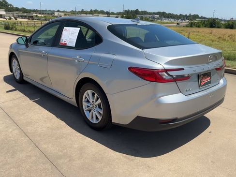 Used 2025 Toyota Camry LE FWD image 7