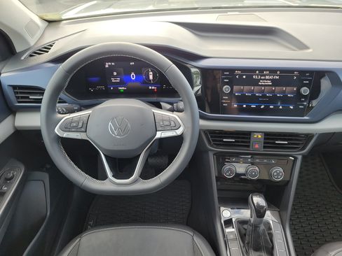 Used 2023 Volkswagen Taos SE AWD/4WD image 18