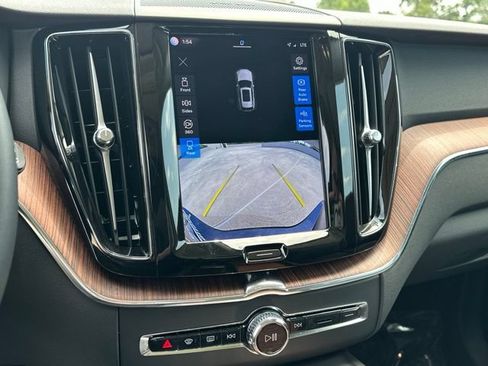 Certified 2023 Volvo XC60 B5 Plus w/ Climate Package AWD/4WD image 24
