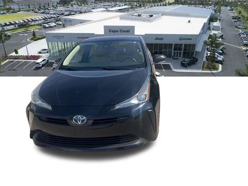 Used 2021 Toyota Prius LE FWD image 4