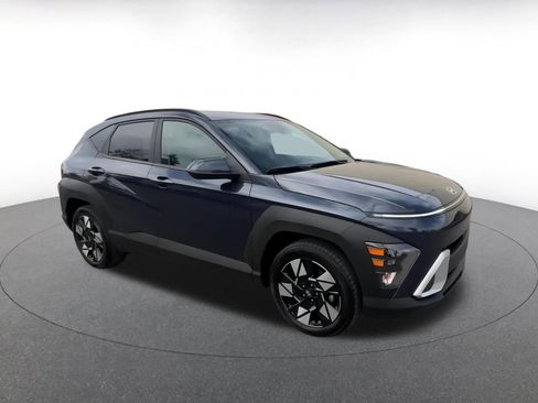 Used 2025 Hyundai Kona SEL image 2