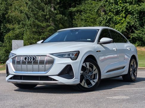 Used 2021 Audi e-tron Premium AWD/4WD image 4