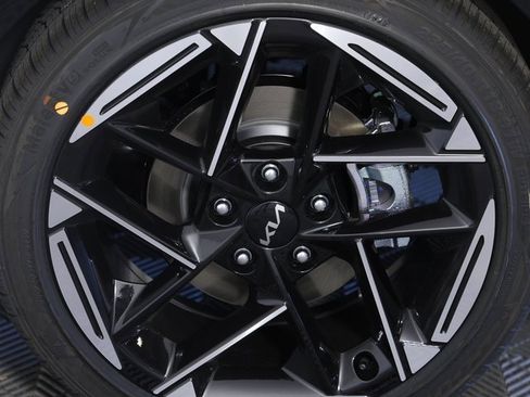 New 2026 Kia K4 GT-Line image 8