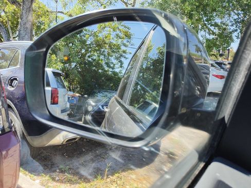 Used 2015 Land Rover Range Rover Sport SE image 58