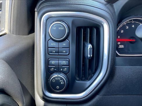 Used 2022 Chevrolet Silverado 1500 RST w/ Convenience Package II AWD/4WD image 34