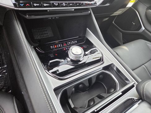 New 2026 Jeep Grand Wagoneer L Limited AWD/4WD image 11