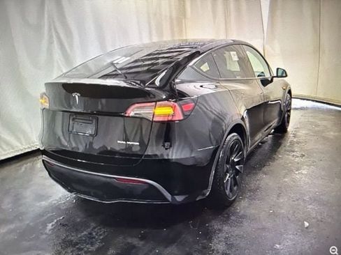 Used 2023 Tesla Model Y Long Range AWD/4WD image 4