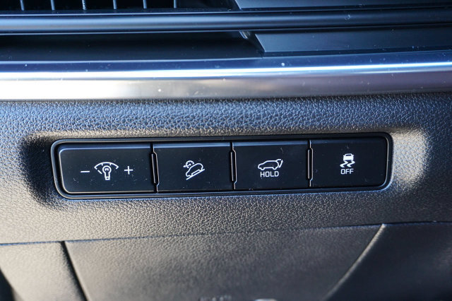 Used 2024 Kia Telluride SX w/ Towing Package FWD image 17