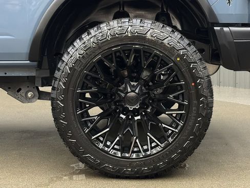 Used 2023 Ford Bronco Heritage Edition AWD/4WD image 12
