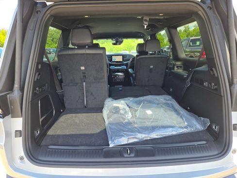 New 2026 Jeep Grand Wagoneer 4WD w/ HD Trailer Tow Package image 15