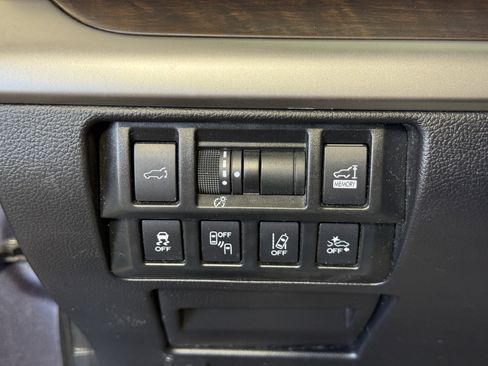 Used 2018 Subaru Outback 3.6R Limited image 26