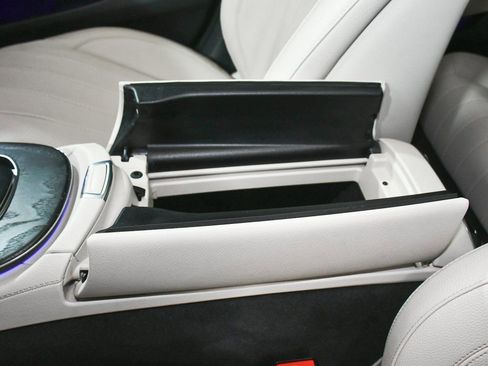 Used 2022 Mercedes-Benz E 450 4MATIC Sedan w/ Night Package image 48