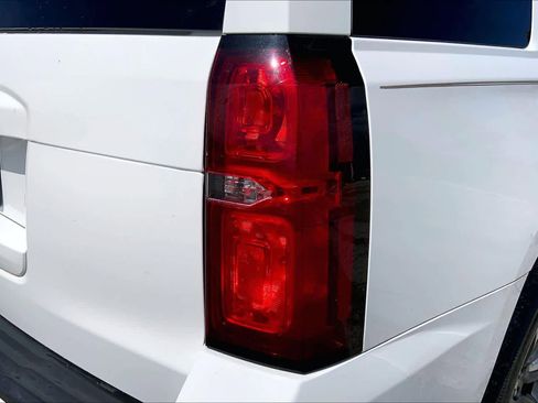 Used 2017 Chevrolet Tahoe LT w/ LT Signature Package RWD image 30
