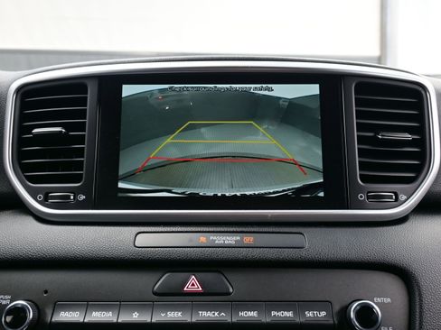 Used 2022 Kia Sportage LX image 19