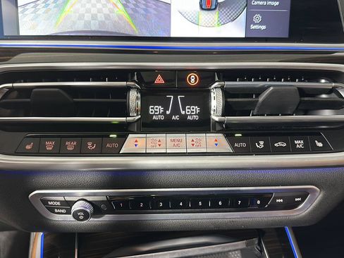 Used 2023 BMW X5 xDrive40i w/ Premium Package AWD/4WD image 21