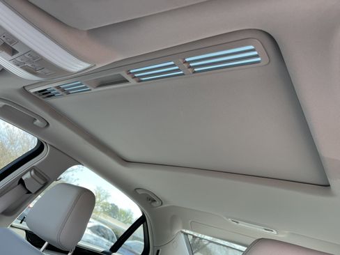 Used 2014 Mercedes-Benz E 350 Sedan image 17