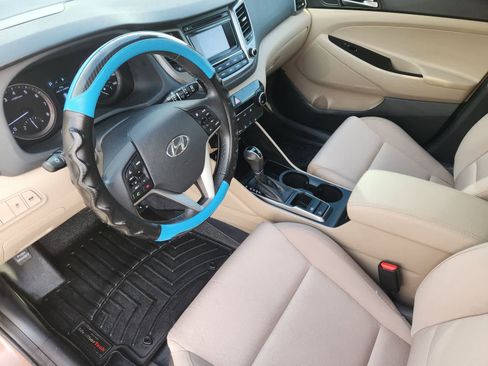 Used 2017 Hyundai Tucson Sport FWD image 2