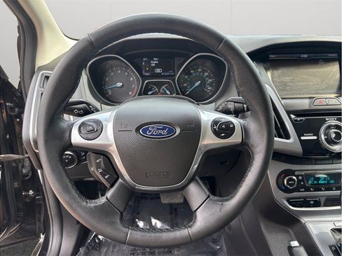 Used 2014 Ford Focus Titanium FWD image 19