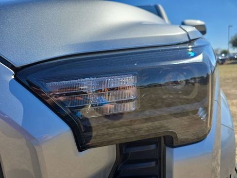 Used 2025 Toyota Tacoma SR5 image 29