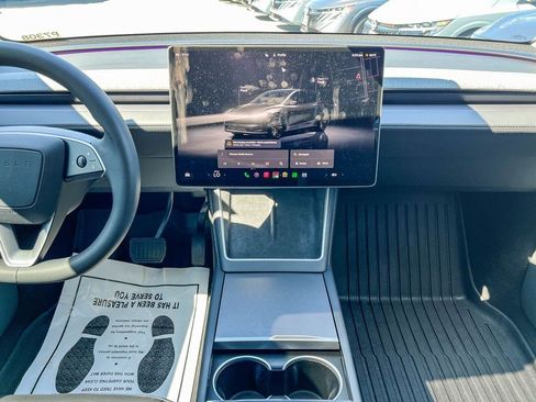Used 2026 Tesla Model Y 2WD image 13