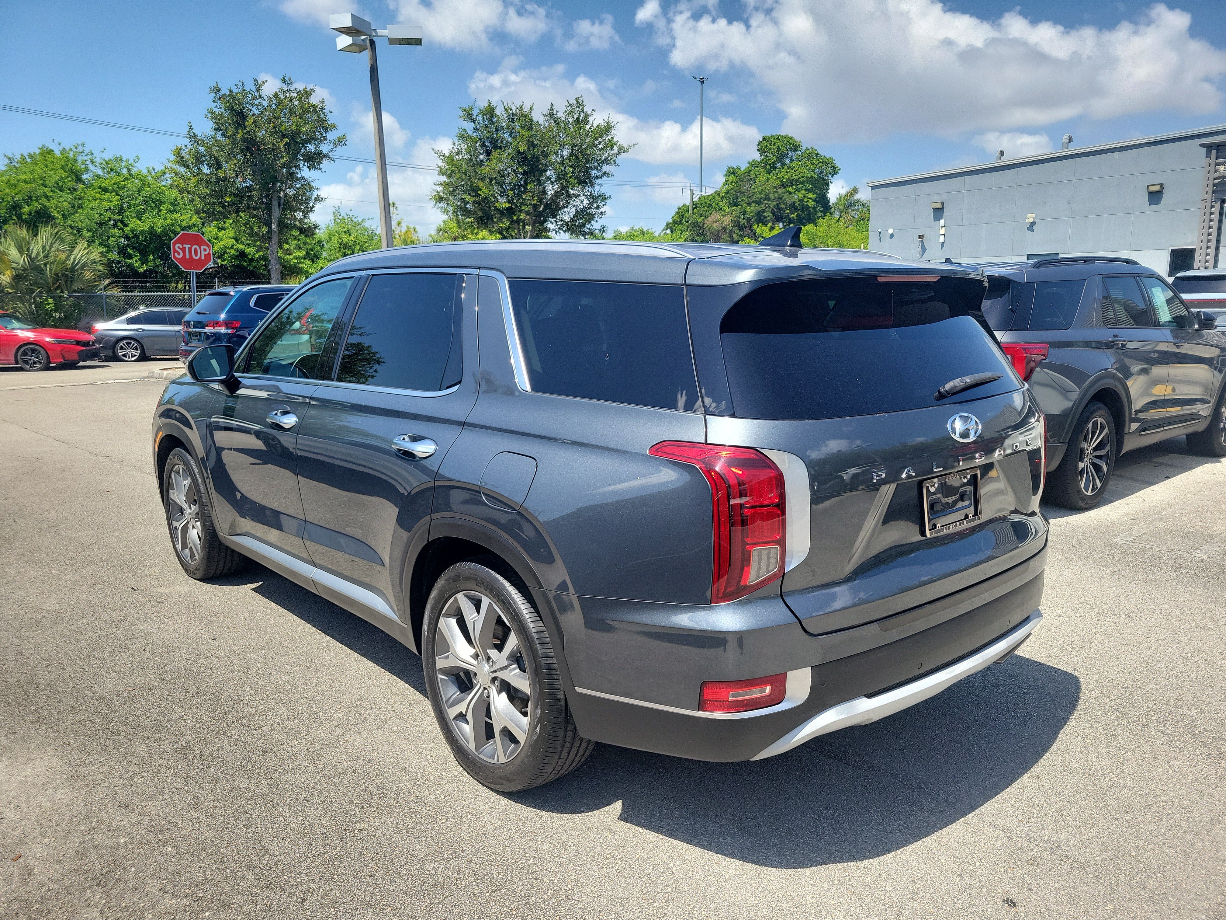 Used 2022 Hyundai Palisade SEL w/ 8P Bench Seat Package FWD image 4