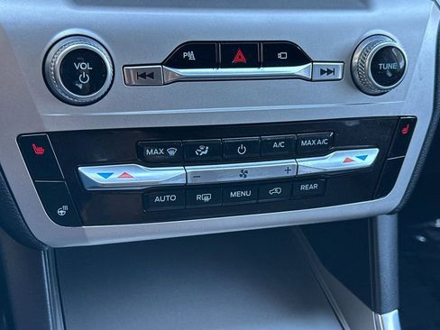 Certified 2022 Ford Explorer XLT w/ Equipment Group 202A image 22