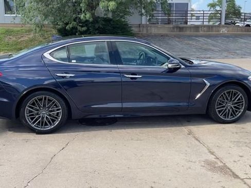 Used 2019 Genesis G70 2.0T Advanced w/ Prestige Package AWD/4WD image 9