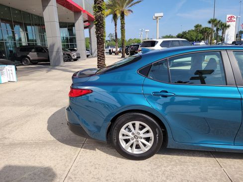 Used 2026 Toyota Camry LE w/ Convenience Package FWD image 6