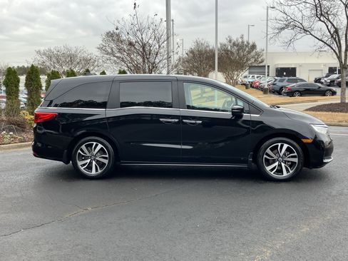 Certified 2024 Honda Odyssey Touring image 11