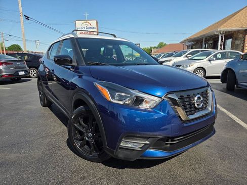 Used 2019 Nissan Kicks SR w/ SR Premium Package FWD image 7