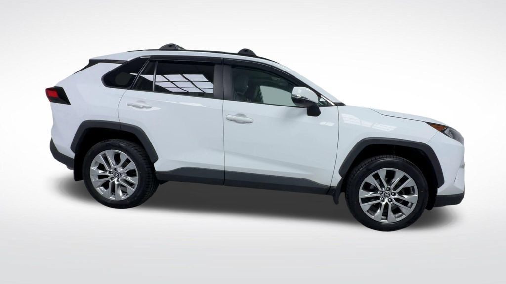 Certified 2020 Toyota RAV4 XLE Premium AWD/4WD image 10