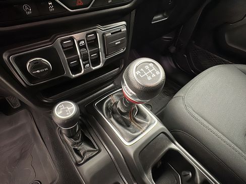 Used 2022 Jeep Gladiator Sport AWD/4WD image 18