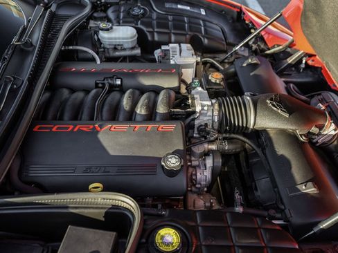 Used 2000 Chevrolet Corvette Coupe w/ Lighting Pkg RWD image 25