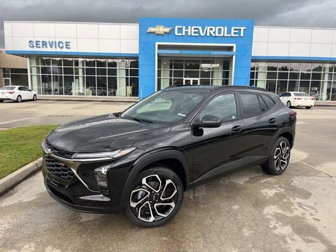 New 2026 Chevrolet Trax RS FWD image 2