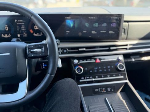 Used 2025 Hyundai Santa Fe SEL image 7