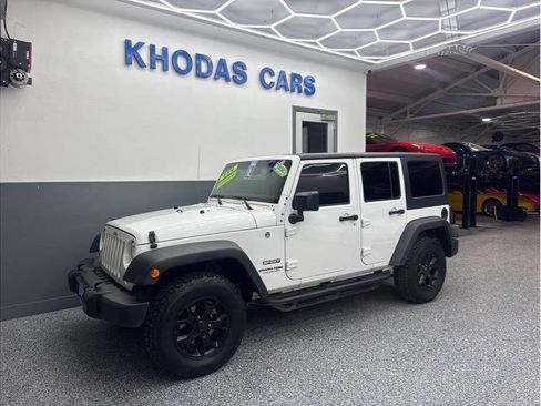 Used 2018 Jeep Wrangler Unlimited Sport S AWD/4WD image 2