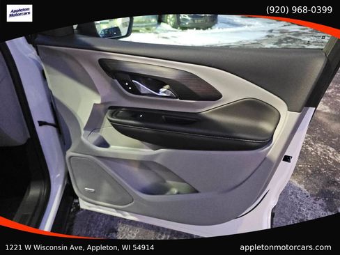 Used 2022 GMC Terrain SLT w/ Infotainment Package II image 29