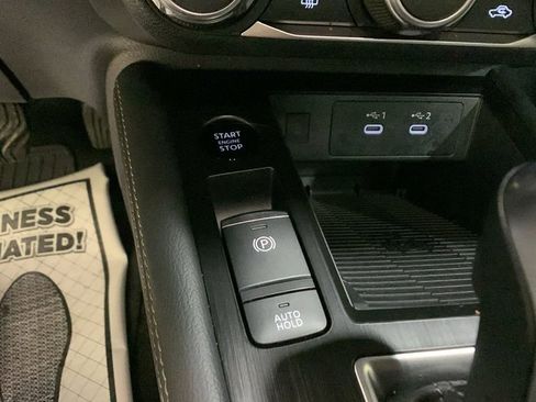 Used 2025 Nissan Kicks SV w/ SV Premium Package image 35