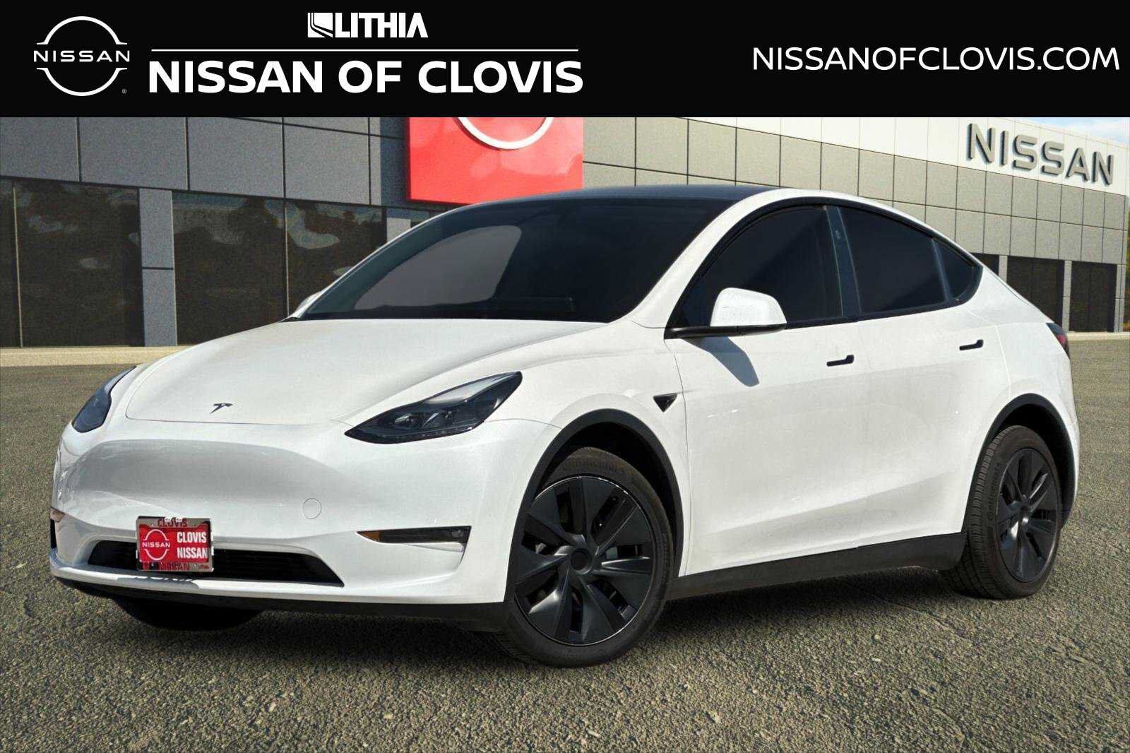 Used 2024 Tesla Model Y Long Range AWD/4WD image 1