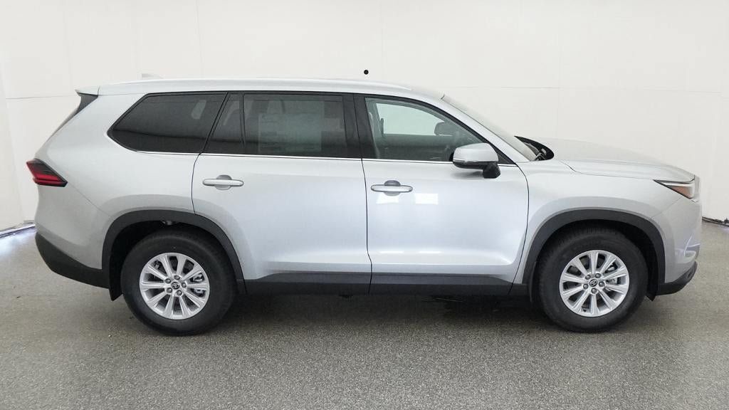 New 2026 Toyota Grand Highlander FWD image 11
